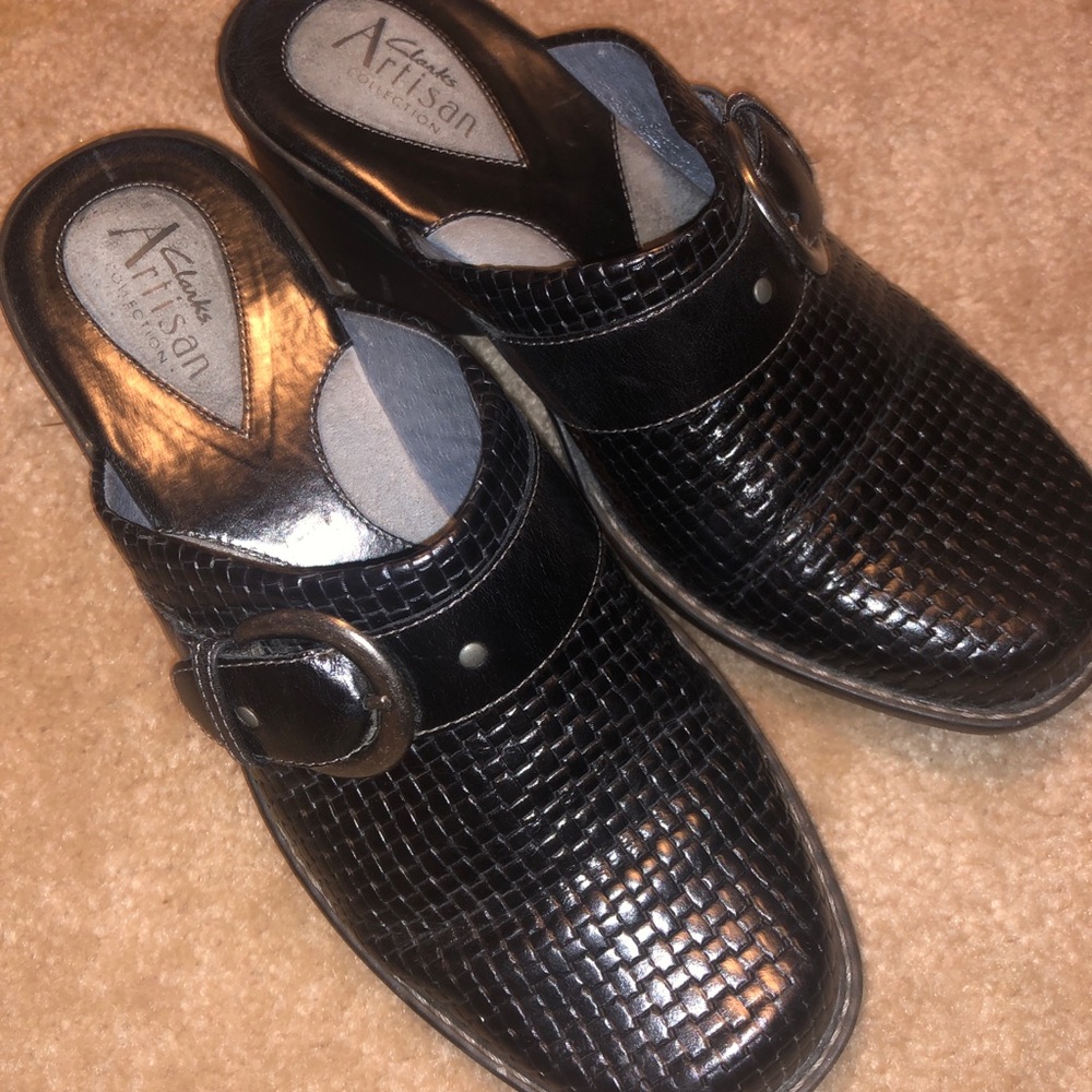 Clarks Artisan size 7 1/2. Gorgeous clogs!